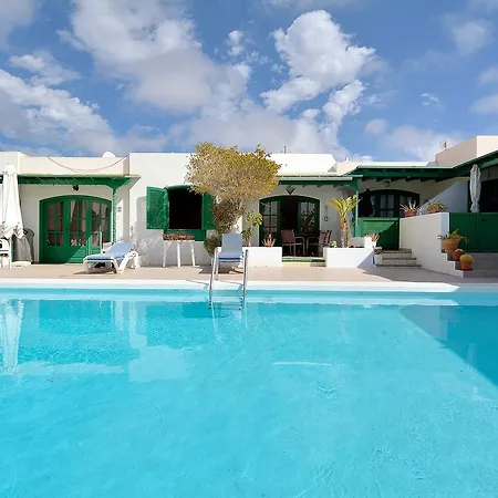 Aries Pdc Pool Apartment *